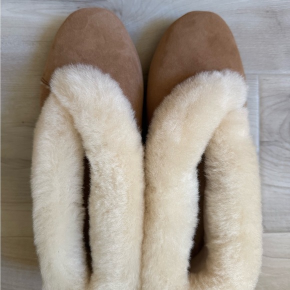 OVERLAND • 100% Sheepskin “Sofia” Soft Sole Slipper - Size 8 - Picture 5 of 10